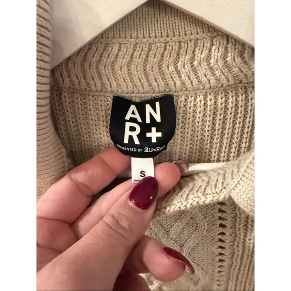 ANR+ Presented by Alp n Rock Beige Collared White Stripe Sleeve Sweater sz S EUC - Picture 6 of 8